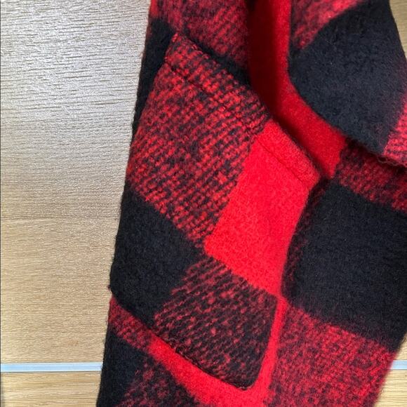 NWT Steve Madden Red Buffalo Plaid Muffler Scarf w/ hand pockets M01030 - Picture 3 of 4